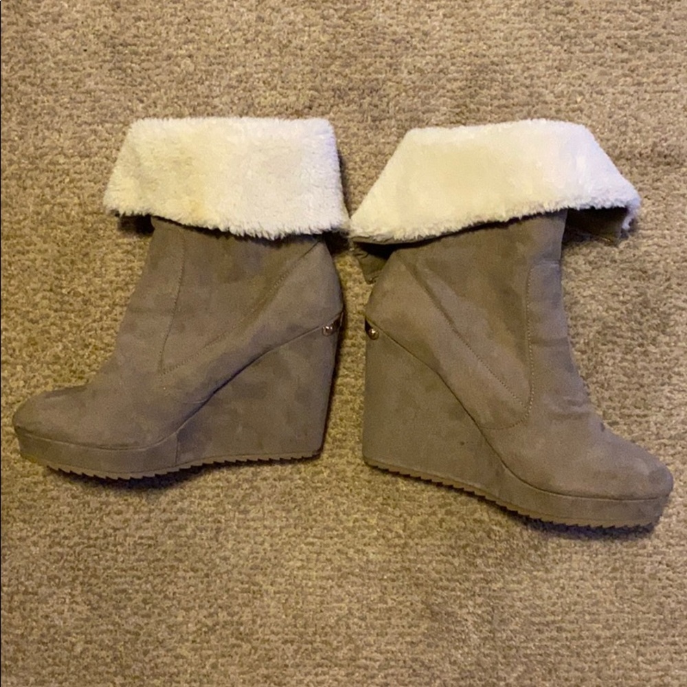Juicy Couture shearing lined wedge boots